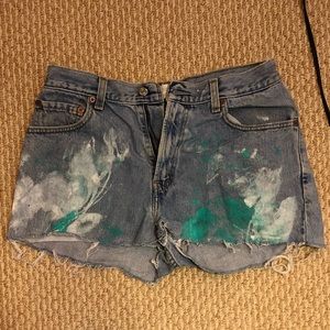 Levi’s 560 Comfort Fit Cut Off Jean Shorts